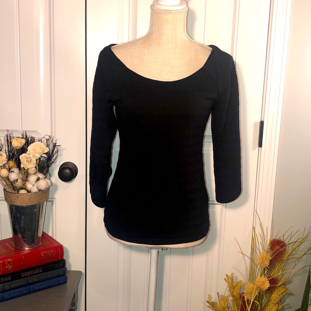 Meadow Rue by Anthropologie black textured 3/4 sleeve fitted wide neck top; XS